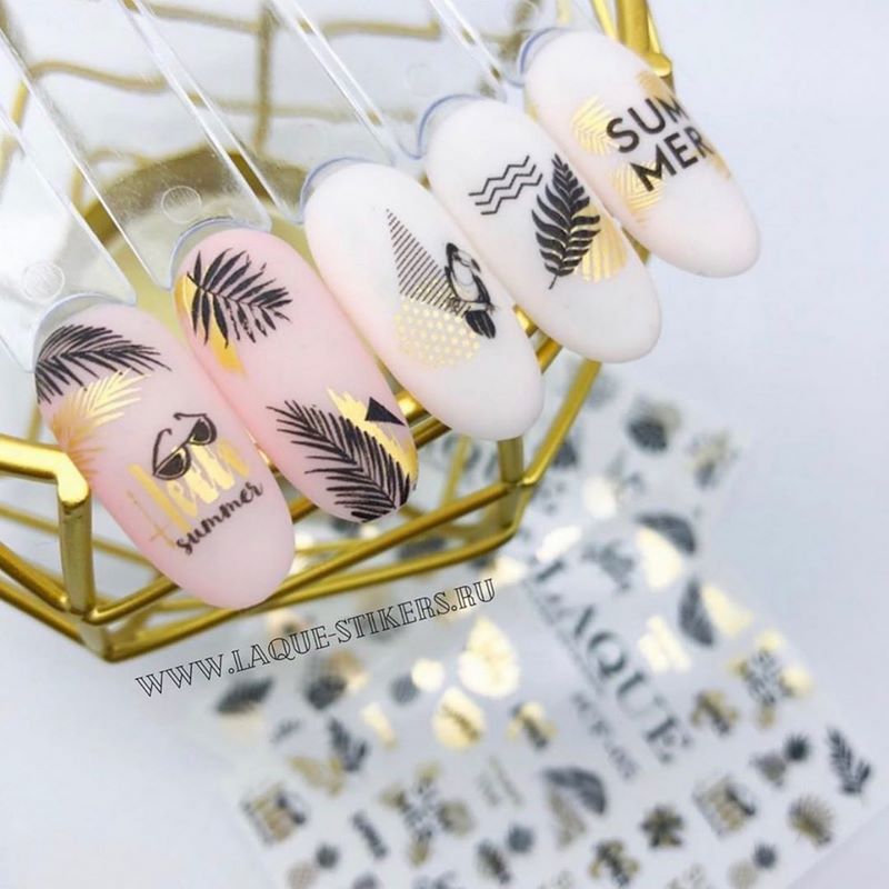 تصميم منزلق جديد 2025-2026. أفكار الموضة وأحدث الاتجاهات في الصورة