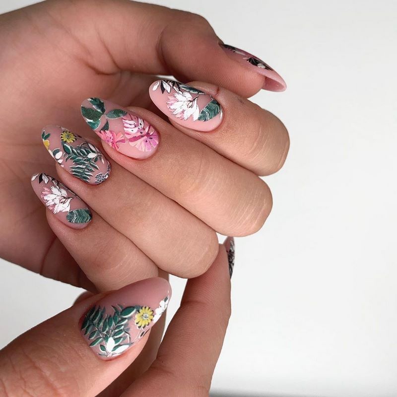 تصميم منزلق جديد 2025-2026. أفكار الموضة وأحدث الاتجاهات في الصورة