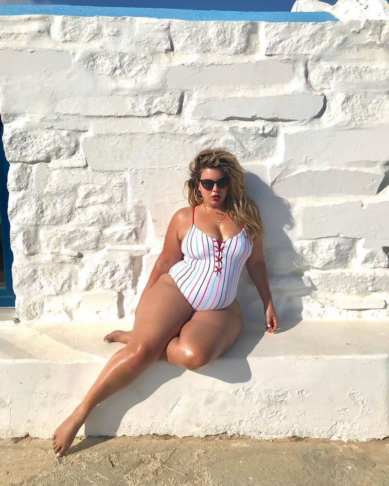 De beaux maillots de bain pour toute la période 2025-2026. Nouveaux modèles et tendances