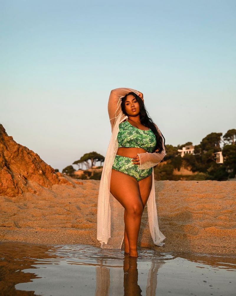 De beaux maillots de bain pour toute la période 2025-2026. Nouveaux modèles et tendances