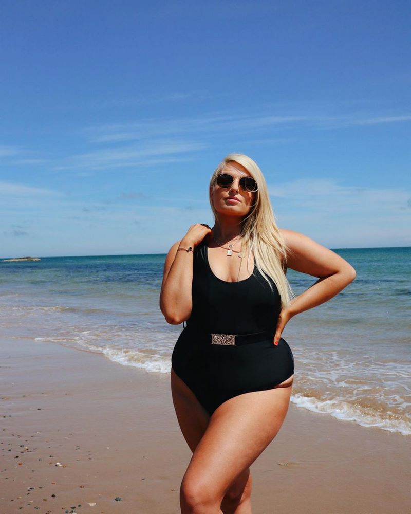 De beaux maillots de bain pour toute la période 2025-2026. Nouveaux modèles et tendances