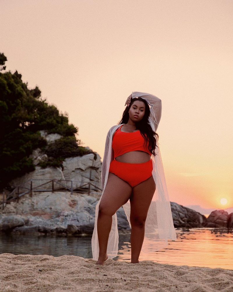 De beaux maillots de bain pour toute la période 2025-2026. Nouveaux modèles et tendances