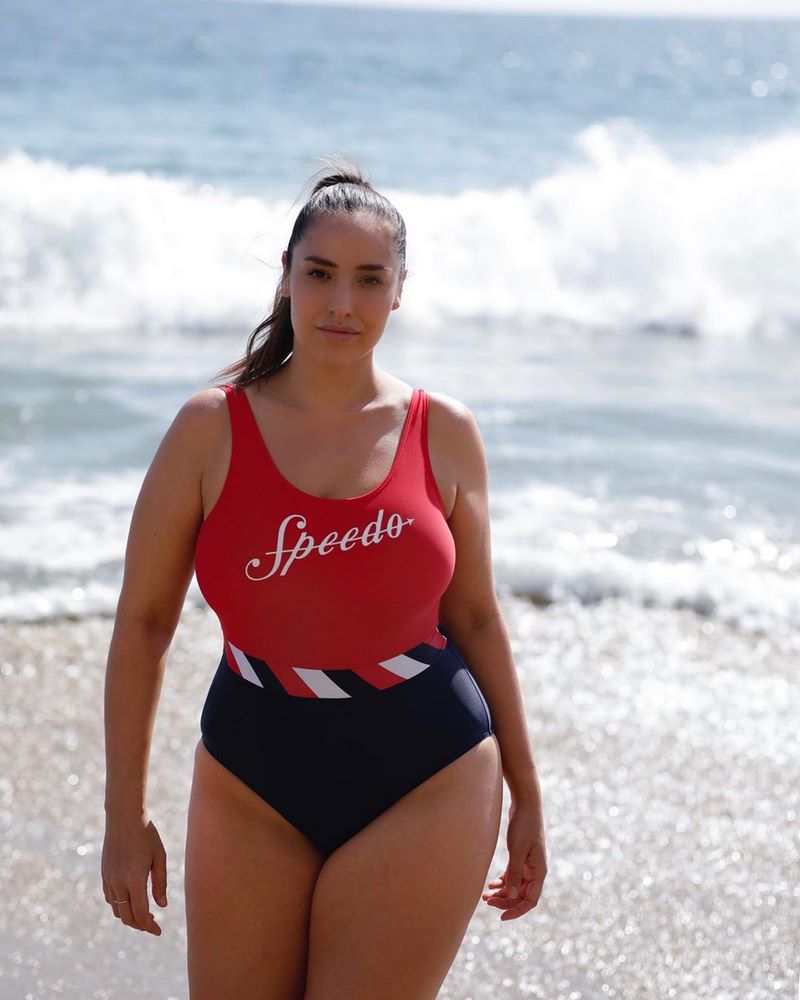 De beaux maillots de bain pour toute la période 2025-2026. Nouveaux modèles et tendances