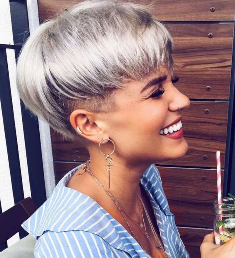 Coupes de cheveux courtes originales pour femmes 2025-2026: photos, idées de coupes courtes