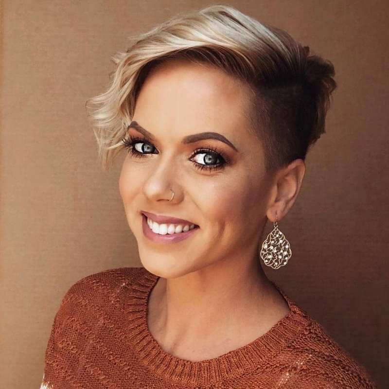 Coupes de cheveux courtes originales pour femmes 2025-2026: photos, idées de coupes courtes