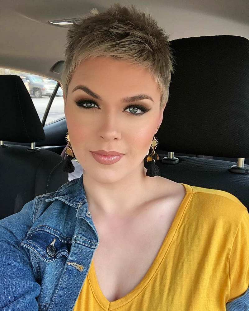 Coupes de cheveux courtes originales pour femmes 2025-2026: photos, idées de coupes courtes