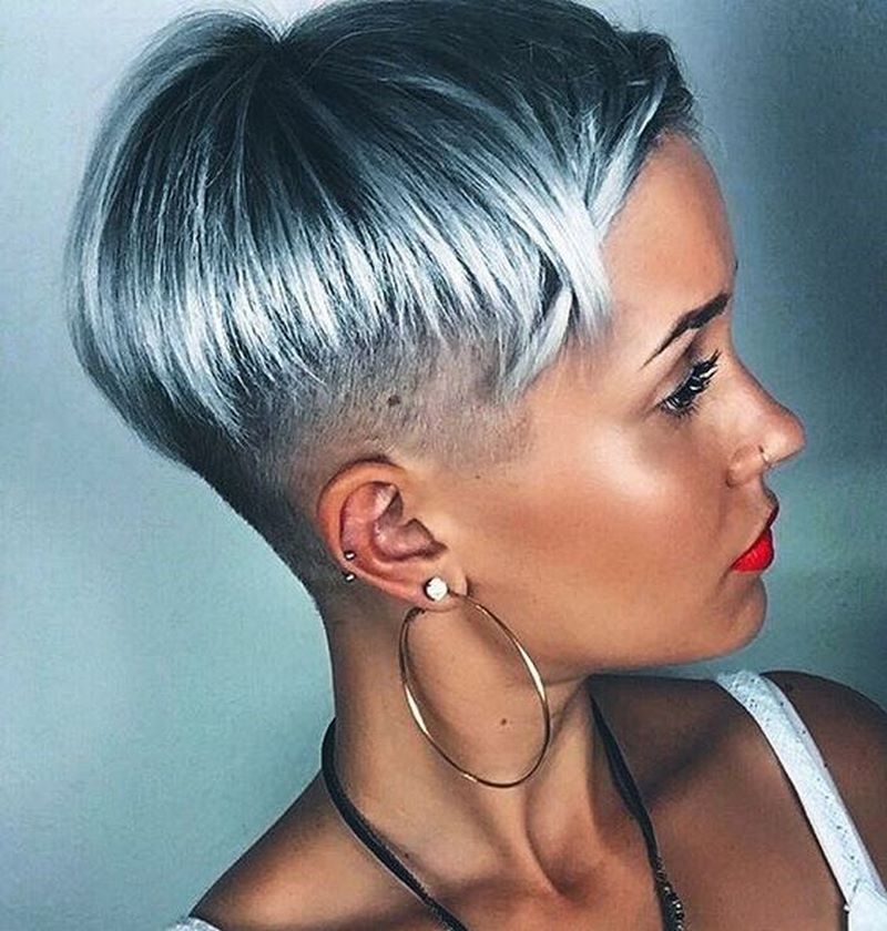 Coupes de cheveux courtes originales pour femmes 2025-2026: photos, idées de coupes courtes