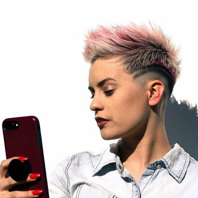 Coupes de cheveux courtes originales pour femmes 2025-2026: photos, idées de coupes courtes