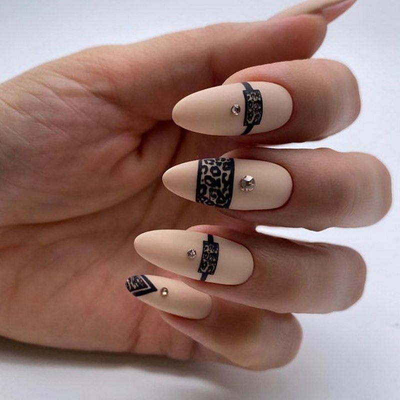 Manucure matte élégante 2025-2026: photos, actualités, idées de manucure mate