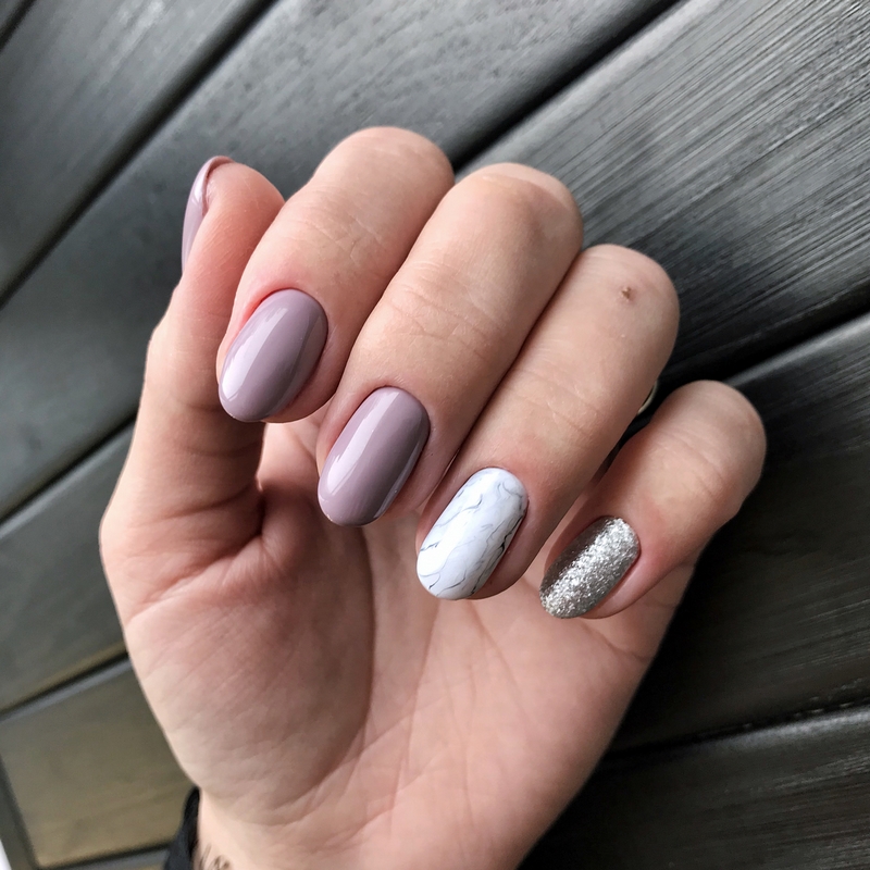 Idées créatives pour la manucure en marbre 2025-2026: des nouveautés en matière de design