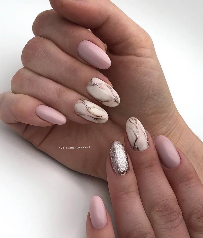 Idées créatives pour la manucure en marbre 2025-2026: des nouveautés en matière de design