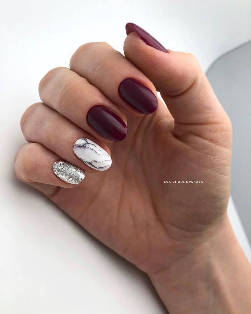 Idées créatives pour la manucure en marbre 2025-2026: des nouveautés en matière de design