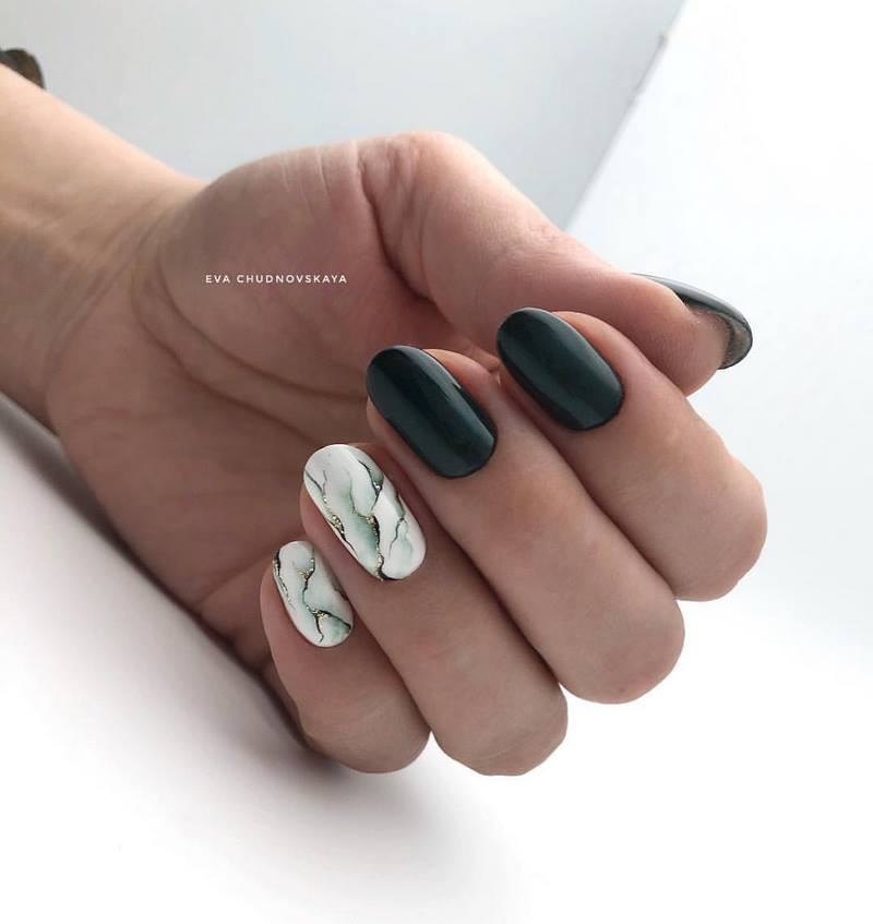 Idées créatives pour la manucure en marbre 2025-2026: des nouveautés en matière de design