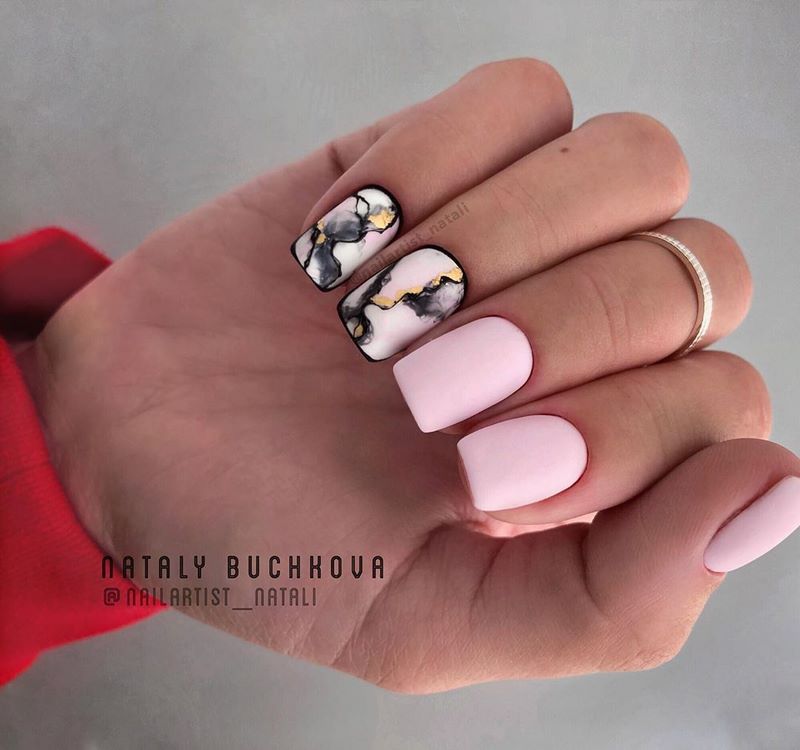 Idées créatives pour la manucure en marbre 2025-2026: des nouveautés en matière de design