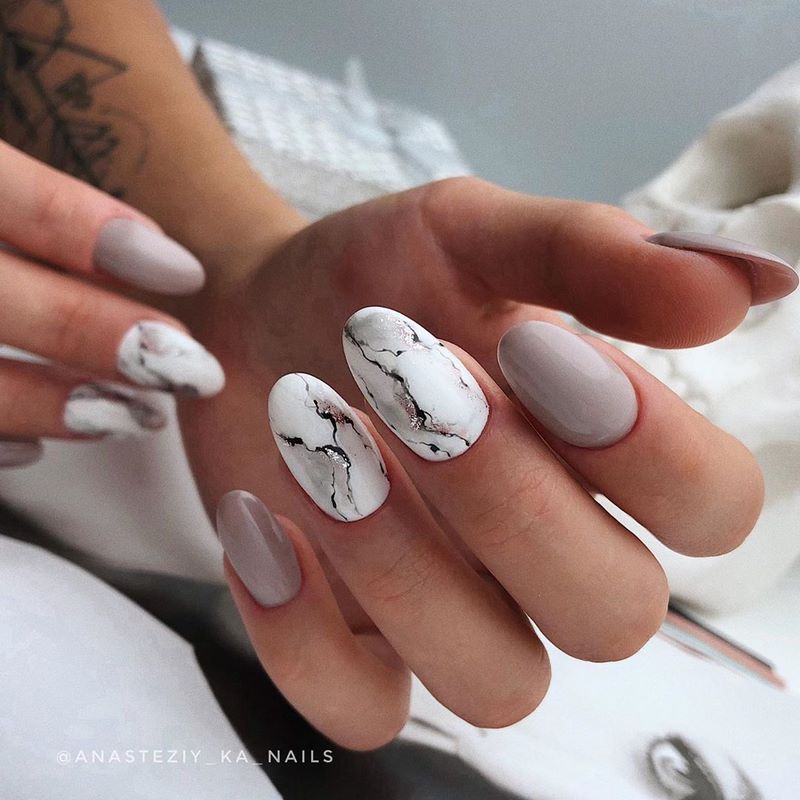 Idées créatives pour la manucure en marbre 2025-2026: des nouveautés en matière de design