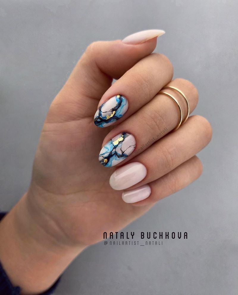 Idées créatives pour la manucure en marbre 2025-2026: des nouveautés en matière de design