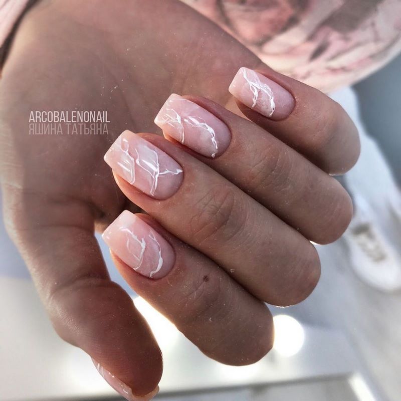 Idées créatives pour la manucure en marbre 2025-2026: des nouveautés en matière de design
