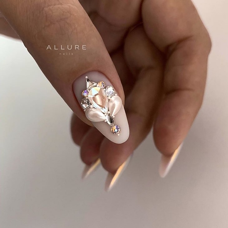 Les plus belles tendances de manucure de la saison 2025-2026: les meilleurs nouveaux produits, les meilleures idées de la photo