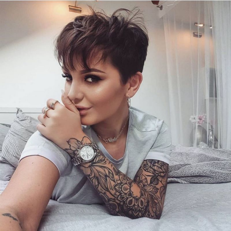 Coupes de cheveux courtes originales pour femmes 2025-2026: photos, idées de coupes courtes