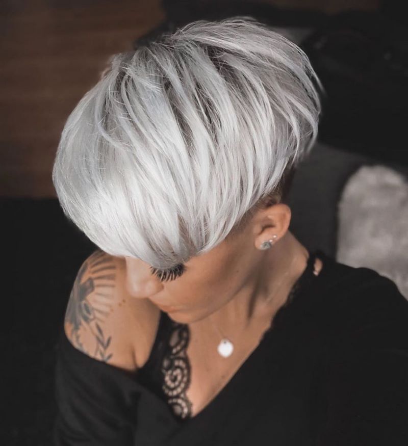 Coupes de cheveux courtes originales pour femmes 2025-2026: photos, idées de coupes courtes