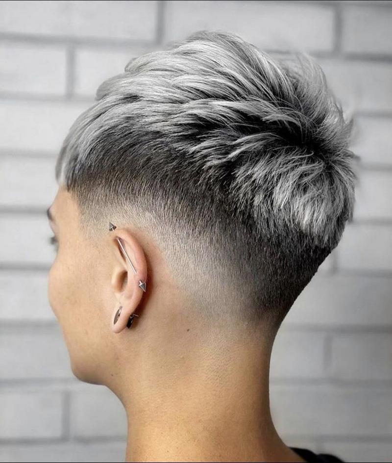 Coupes de cheveux courtes originales pour femmes 2025-2026: photos, idées de coupes courtes