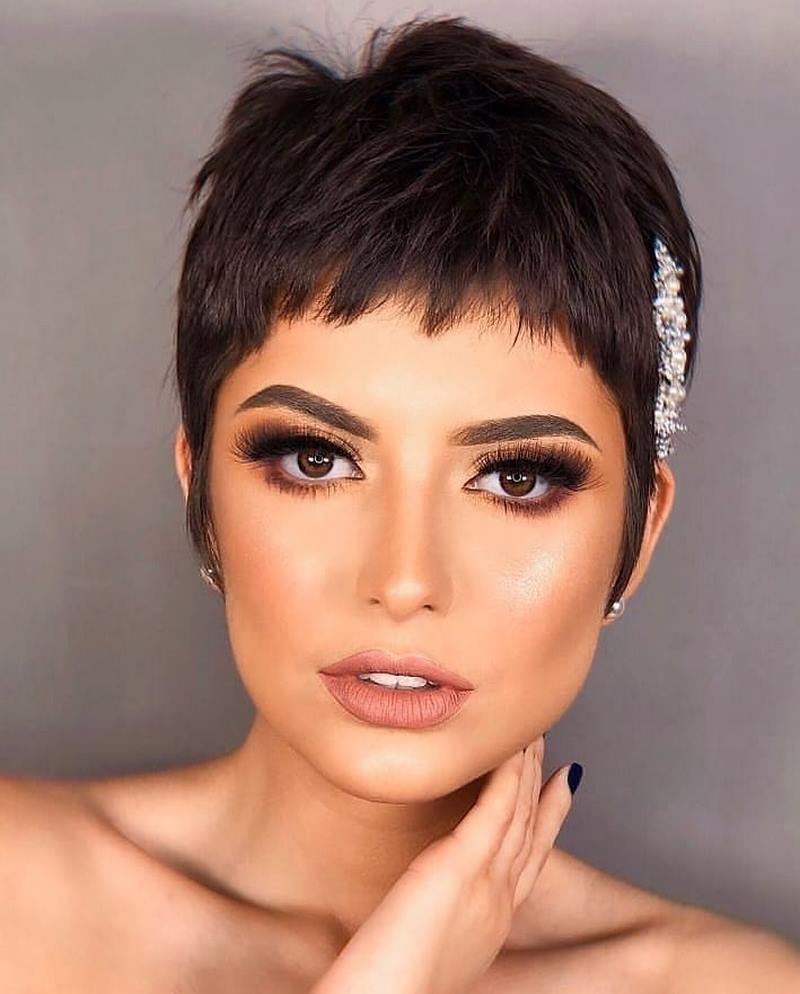 Coupes de cheveux courtes originales pour femmes 2025-2026: photos, idées de coupes courtes