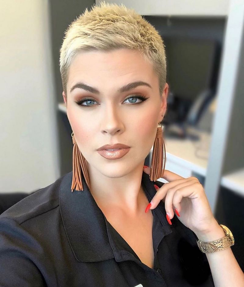 Coupes de cheveux courtes originales pour femmes 2025-2026: photos, idées de coupes courtes